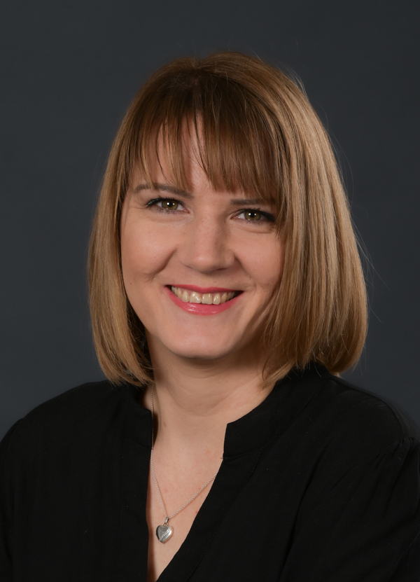 Frau Jessica Merl